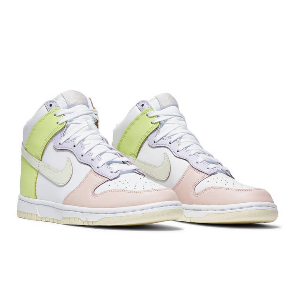 Nike dunk high top “lemon twist.” Worn twice, comes with box